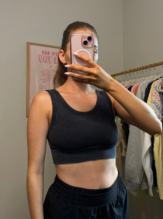 Cropped Tank Top - Black