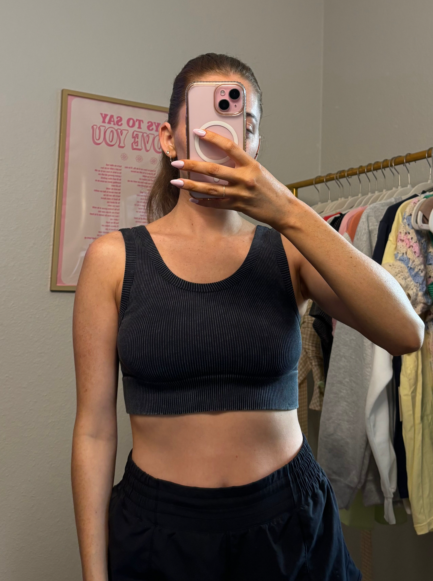 Cropped Tank Top - Black